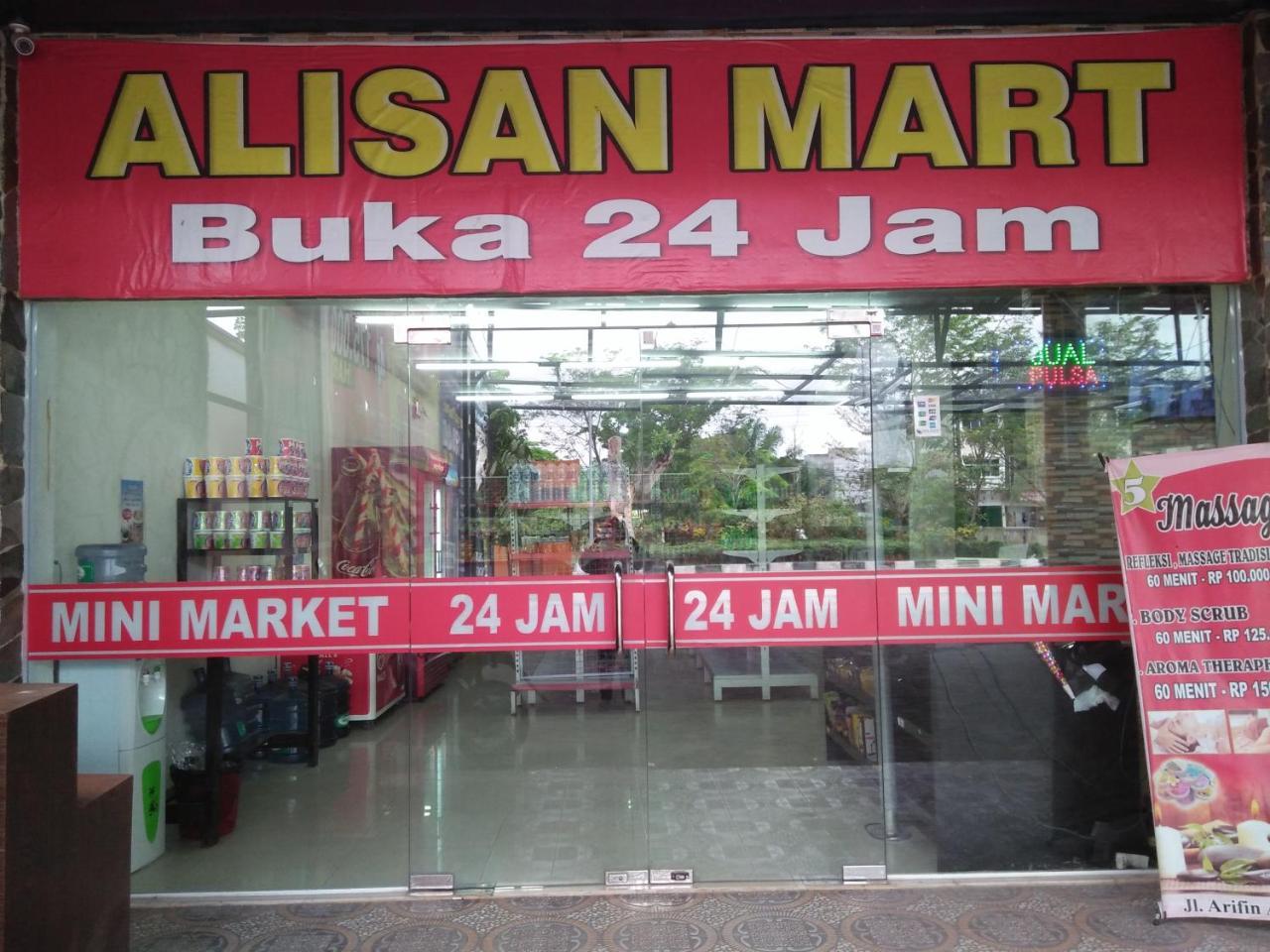 ホテルWisma Bintang Lima プカンバル エクステリア 写真